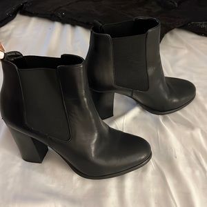 Michael kors black boots !